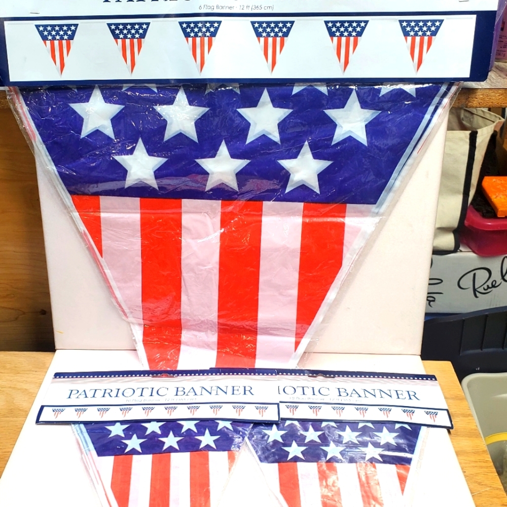 26 PATRIOTIC BANNERS